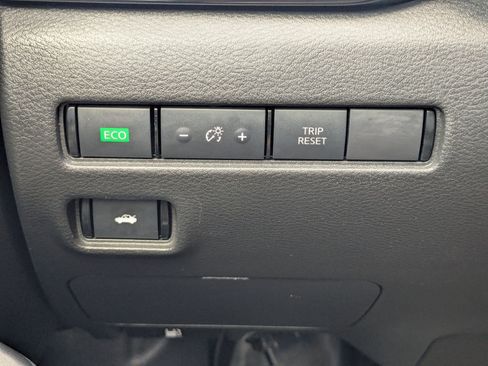 Used 2021 Nissan Sentra SV FWD image 21
