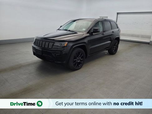Used 2022 Jeep Grand Cherokee Laredo X AWD/4WD image 1