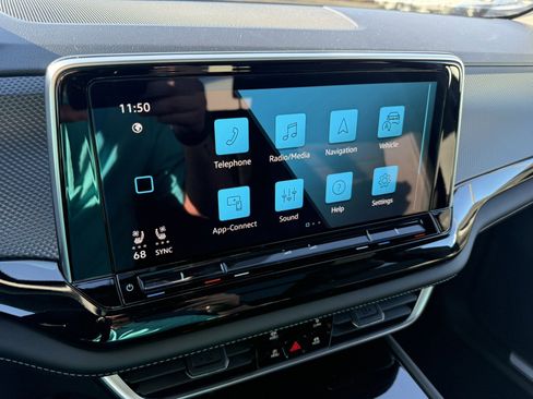 New 2026 Volkswagen Atlas Cross Sport SEL image 17