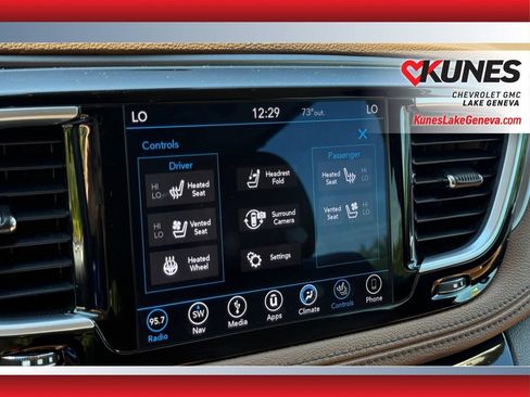 Used 2018 Chrysler Pacifica Limited w/ Advanced Safetytec Group FWD image 25