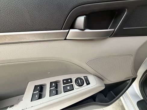 Used 2018 Hyundai Elantra Value Edition FWD image 26
