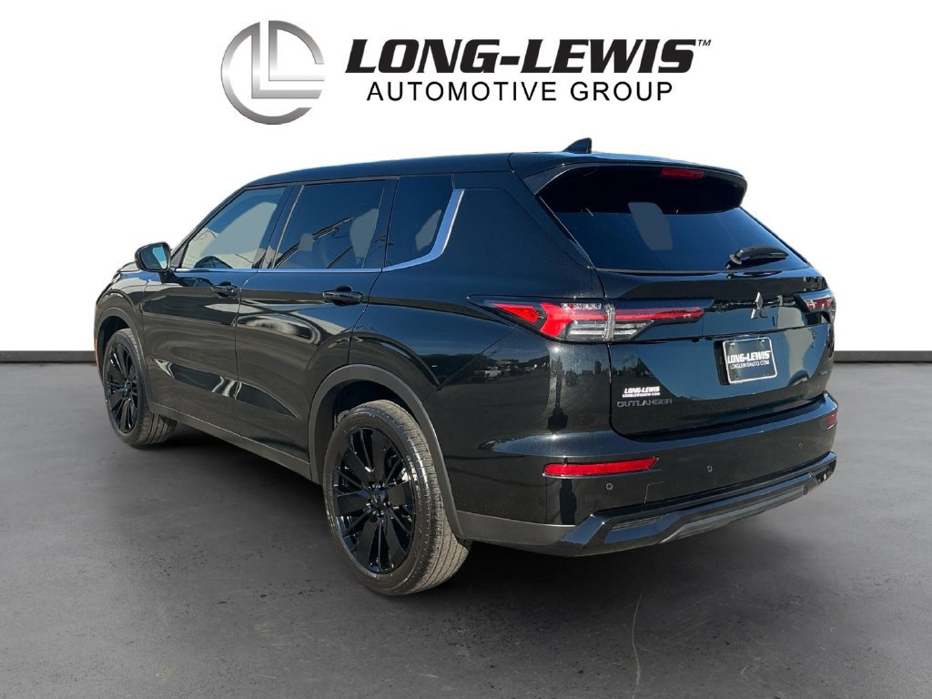 Used 2026 Mitsubishi Outlander LE FWD image 4