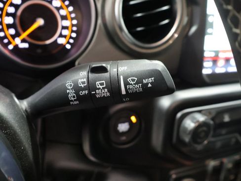 Used 2023 Jeep Wrangler Unlimited Sahara AWD/4WD image 34