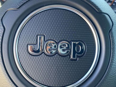 New 2026 Jeep Gladiator Rubicon w/ Steel Bumper Group AWD/4WD image 29