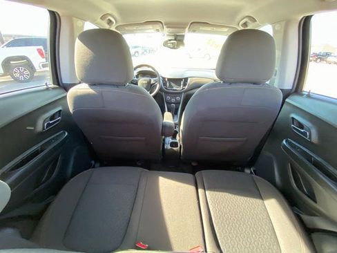Used 2022 Chevrolet Trax LS w/ Tint and Cruise Package image 17