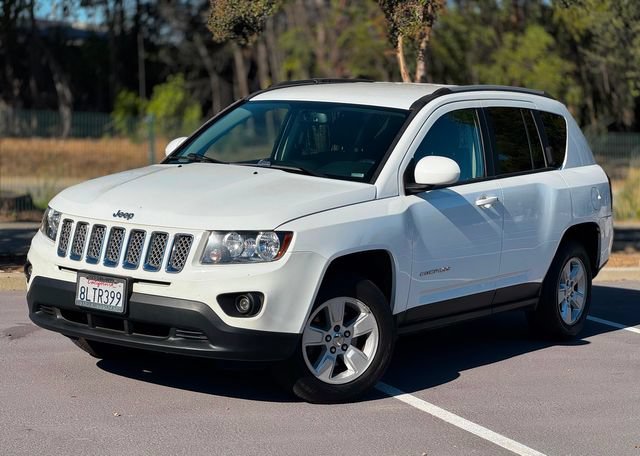 Used 2017 Jeep Compass Latitude FWD image 7