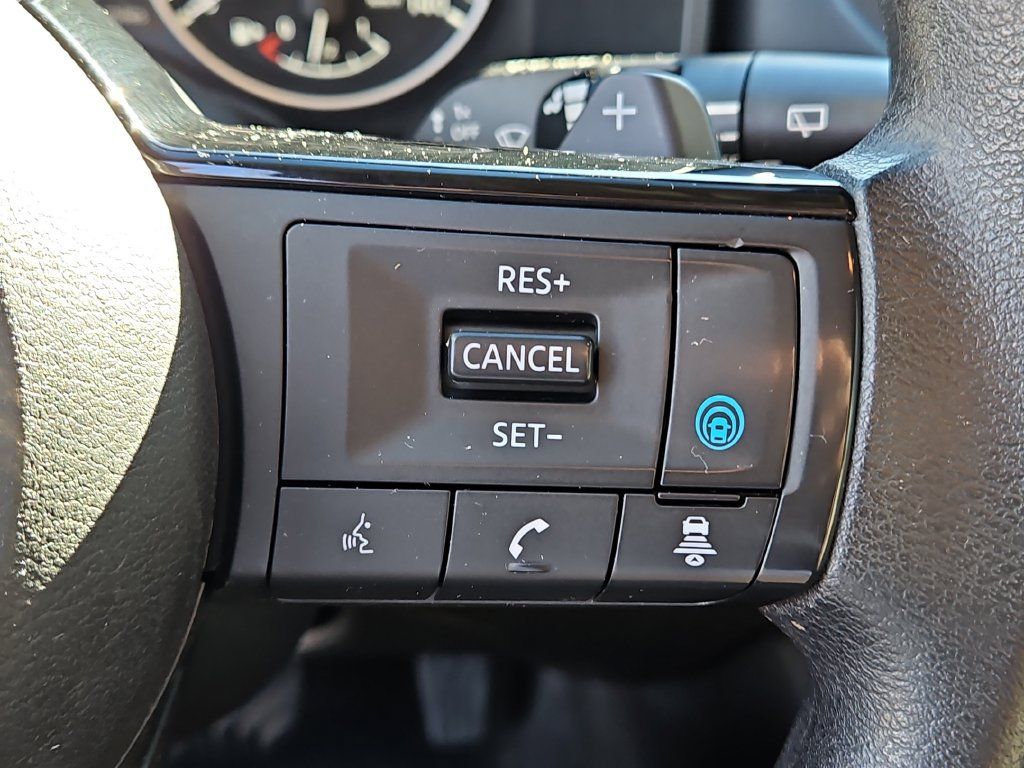 Used 2023 Nissan Rogue SV AWD/4WD image 27