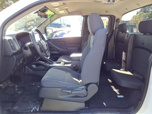 Used 2023 Nissan Frontier S image 21
