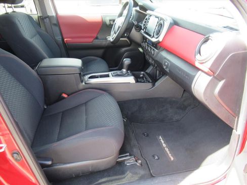 Used 2023 Toyota Tacoma SR5 w/ Technology Package AWD/4WD image 11