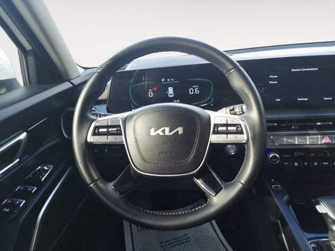 Used 2024 Kia Telluride S w/ S Sunroof Package FWD image 13