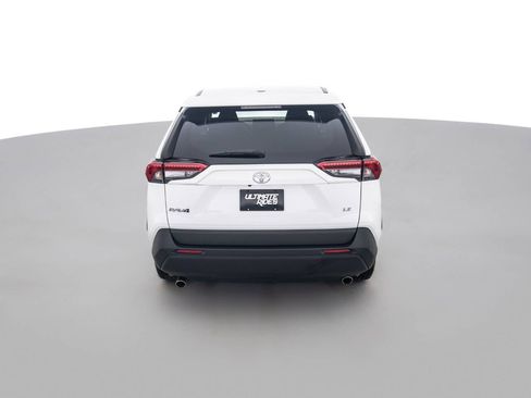 Used 2022 Toyota RAV4 LE FWD image 6