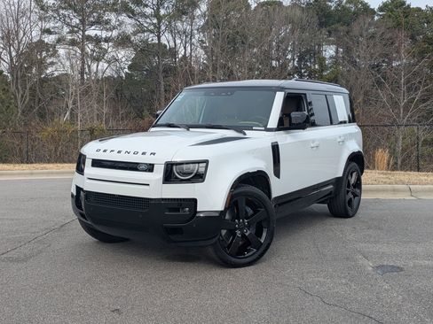 New 2026 Land Rover Defender 110 X-Dynamic SE image 1