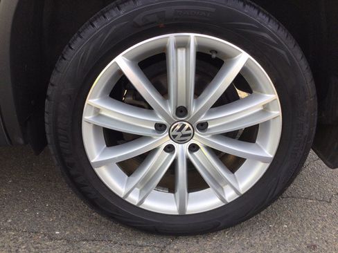 Used 2014 Volkswagen Tiguan SE AWD/4WD image 41