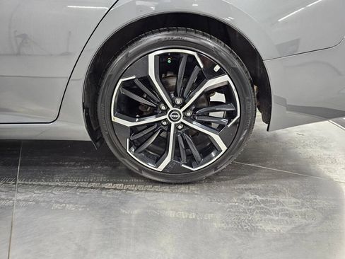 Used 2024 Nissan Altima 2.5 SR FWD image 10