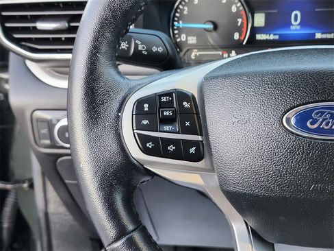 Certified 2022 Ford Explorer XLT w/ Equipment Group 202A image 30