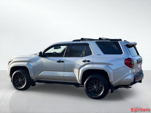 Certified 2025 Toyota 4Runner SR5 AWD/4WD image 5