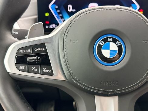 Used 2025 BMW X5 xDrive50e w/ M Sport Package AWD/4WD image 11