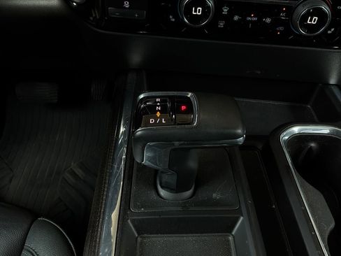 Used 2024 Chevrolet Silverado 1500 LT Trail Boss w/ LT Trail Boss Premium Package AWD/4WD image 27