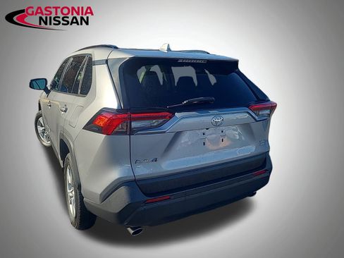 Used 2019 Toyota RAV4 XLE w/ Phone Cable & Charge Package image 11