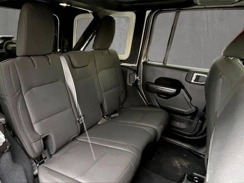 Used 2019 Jeep Wrangler Unlimited Sport S image 25