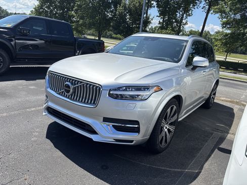Used 2022 Volvo XC90 T8 Inscription w/ Advanced Package AWD/4WD image 12