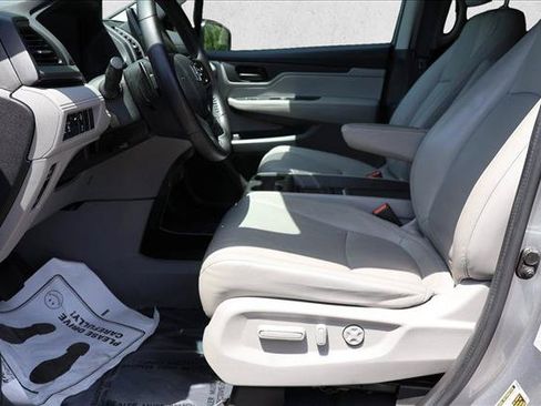 Used 2024 Honda Odyssey EX-L image 11