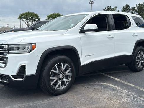 Used 2023 GMC Acadia SLE image 3