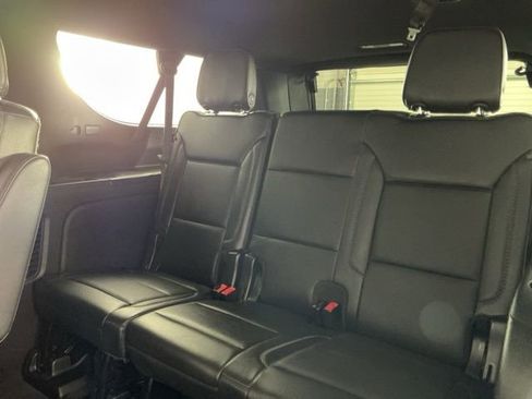 Used 2023 GMC Yukon XL Denali AWD/4WD image 28