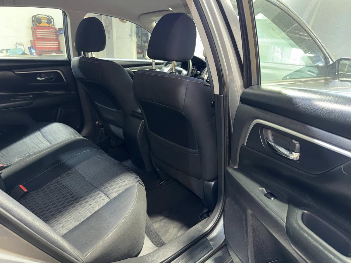 Used 2017 Nissan Altima 2.5 SV FWD image 23