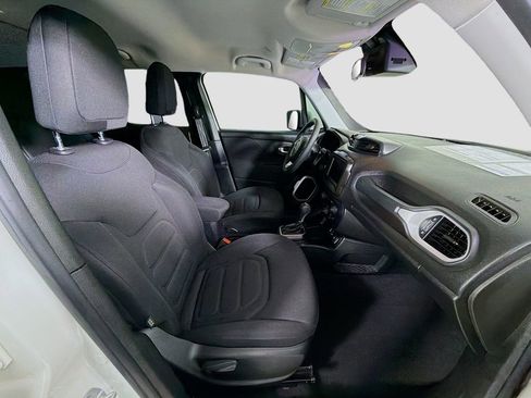 Used 2019 Jeep Renegade Latitude image 27