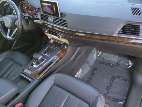 Used 2018 Audi Q5 2.0T Premium Plus w/ Premium Plus Package image 19