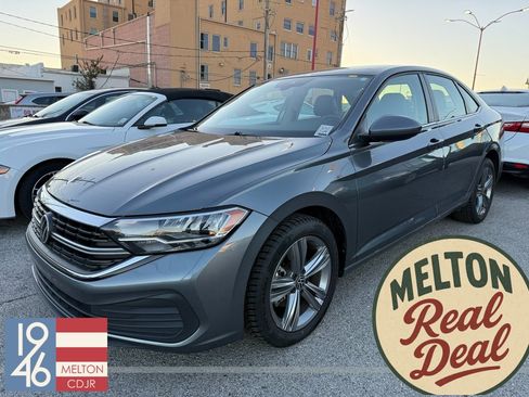 Used 2024 Volkswagen Jetta SE image 1