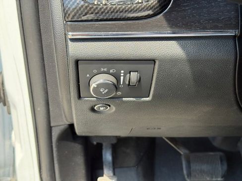 Used 2015 Jeep Grand Cherokee Limited AWD/4WD image 17