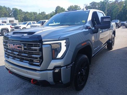 Used 2025 GMC Sierra 2500 AT4 w/ AT4 Premium Plus Package AWD/4WD image 13