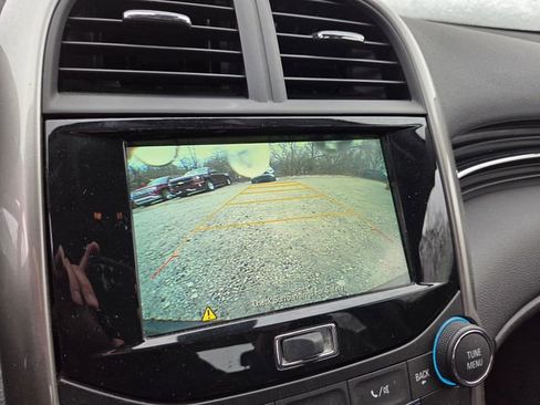 Used 2015 Chevrolet Malibu LT w/ Power Convenience Package image 11