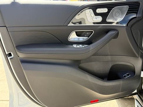 New 2025 Mercedes-Benz GLS 580 4MATIC image 16