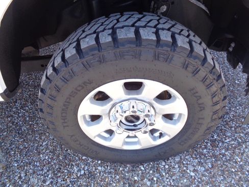 Used 2024 Ford F250 XLT w/ FX4 Off-Road Package image 28