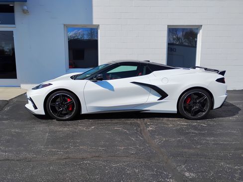 Used 2023 Chevrolet Corvette Stingray Premium Conv w/ Z51 Performance Package RWD image 5