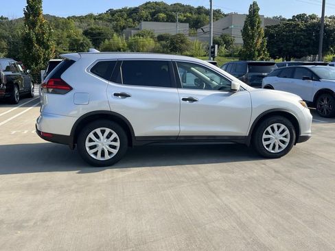 Used 2017 Nissan Rogue S FWD image 6