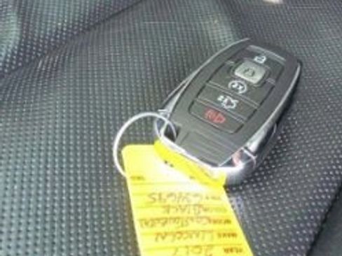 Used 2017 Lincoln Continental Reserve w/ Climate Package AWD/4WD image 17