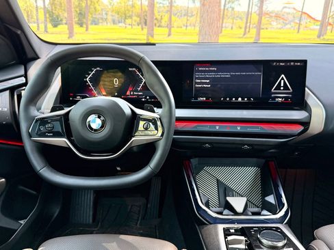 Certified 2025 BMW X3 xDrive30 w/ Premium Package AWD/4WD image 3