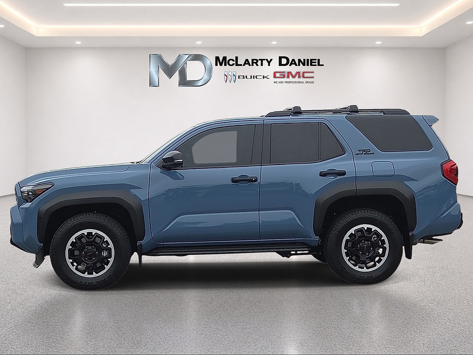 Used 2025 Toyota 4Runner TRD Off-Road Premium w/ Tow Technology Package AWD/4WD image 2
