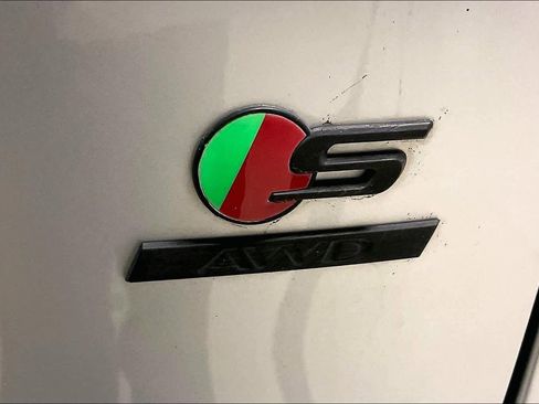 Used 2017 Jaguar F-PACE S image 10