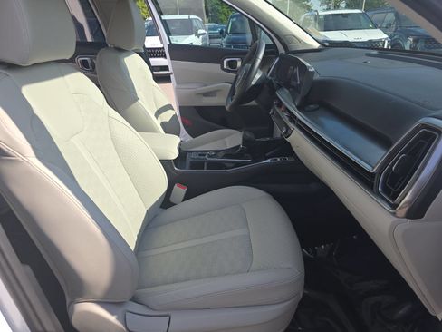 Used 2025 Kia Sorento S w/ Panoramic Sunroof Package FWD image 10