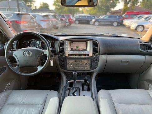 Used 2004 Toyota Land Cruiser image 30