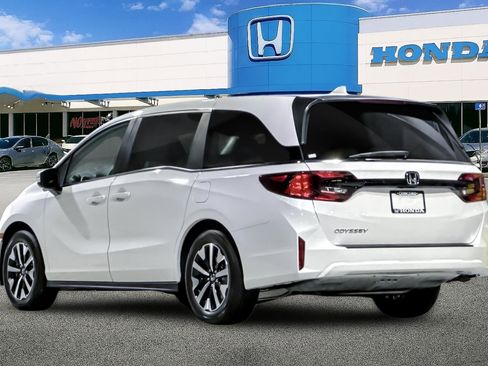 New 2026 Honda Odyssey EX-L image 3