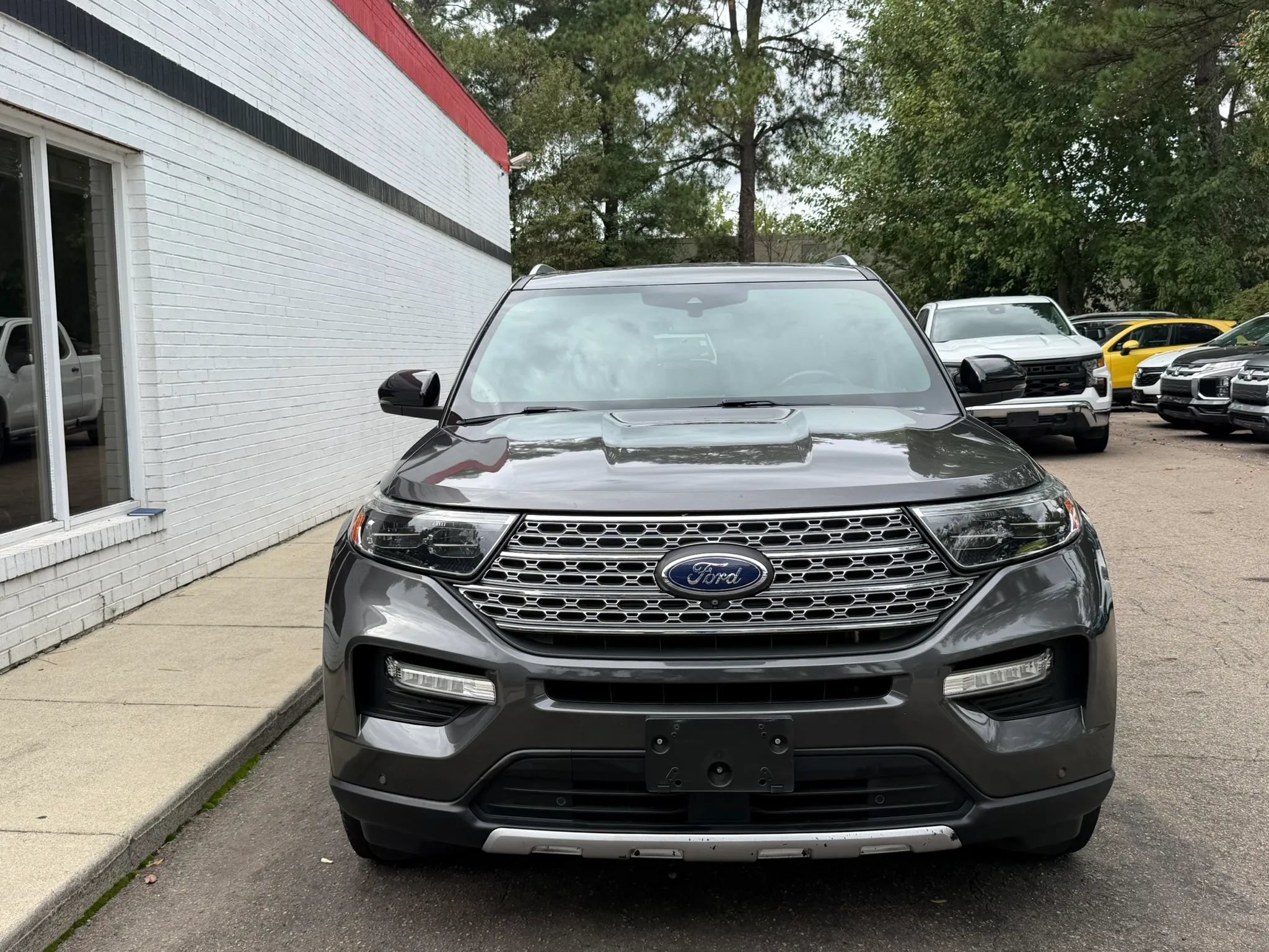 Used 2020 Ford Explorer Limited w/ Class III Trailer Tow Package AWD/4WD image 3