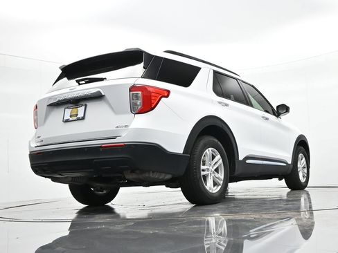 Used 2022 Ford Explorer XLT AWD/4WD image 27
