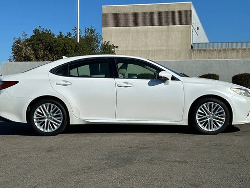 Used 2013 Lexus ES 350 w/ Luxury Pkg image 6