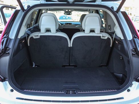 New 2026 Volvo XC90 T8 Ultra w/ Protection Package Premier AWD/4WD image 13
